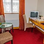Отель Quality And Leisure Center Йол