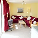 Отель Quality And Leisure Center 3*