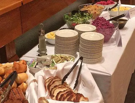 מלון Quality And Leisure Center 3*