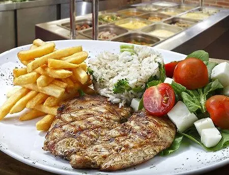 Quality And Leisure Center 3* יוגאל