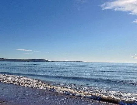 מלון Quality And Leisure Center 3*