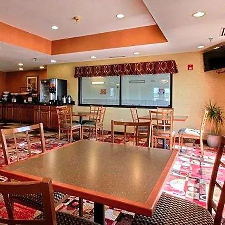 Hotel Quality And Leisure Center 3*