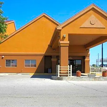 Hotel Quality And Leisure Center 3*