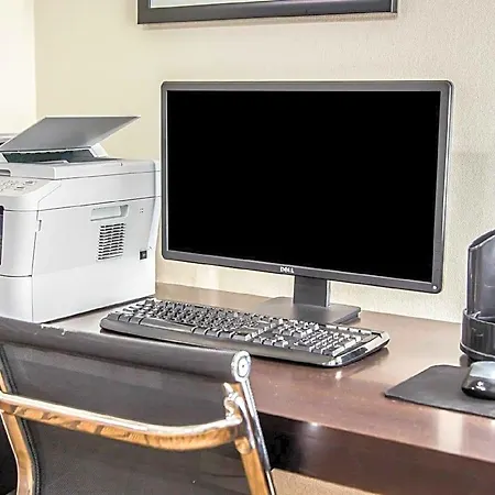 Quality And Leisure Center Hotel