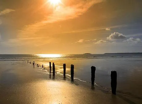 מלון Quality And Leisure Center 3*