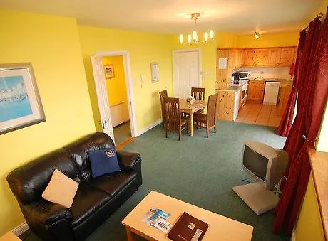 Quality And Leisure Center מלון יוגאל