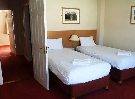 Quality And Leisure Center מלון 3*