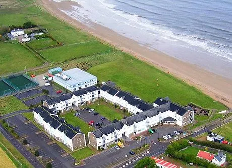 מלון Quality And Leisure Center